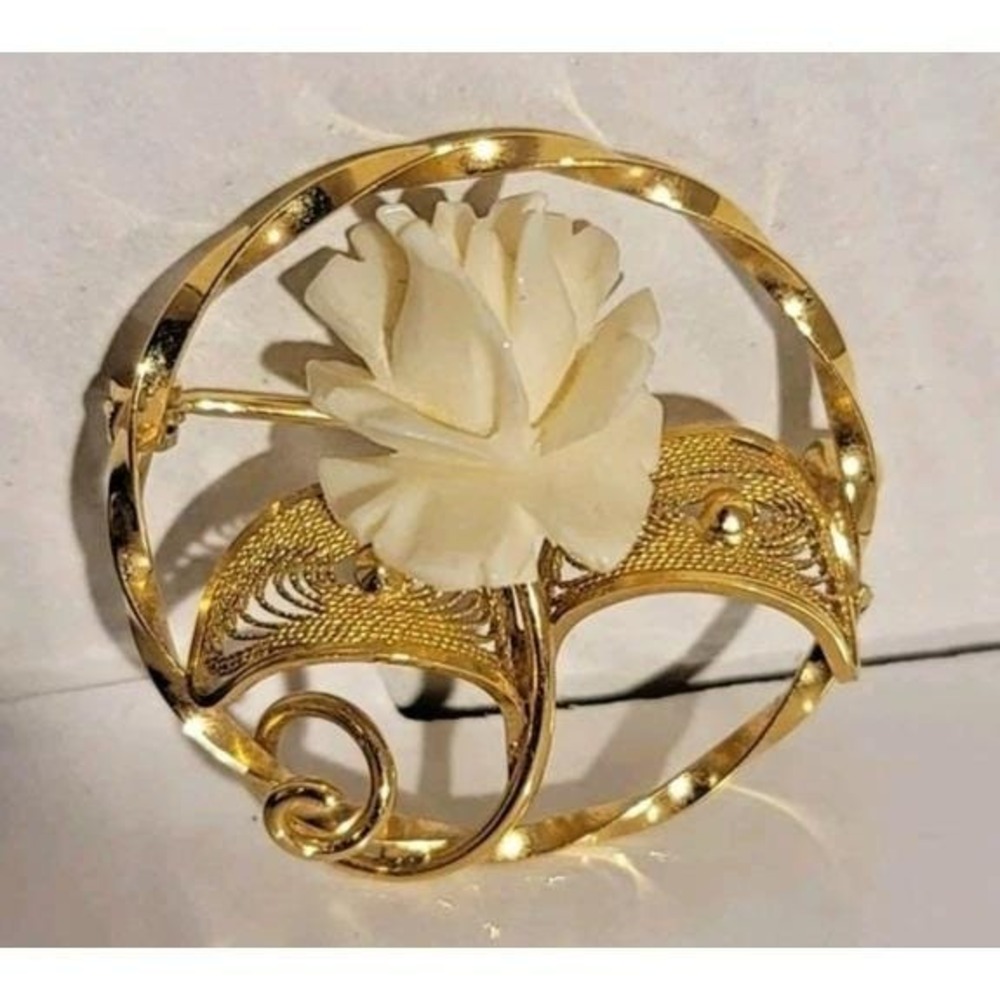 Vintage KL 12K GF Gold Tone Carved Flower Brooch White Plastic Floral Nature Pin